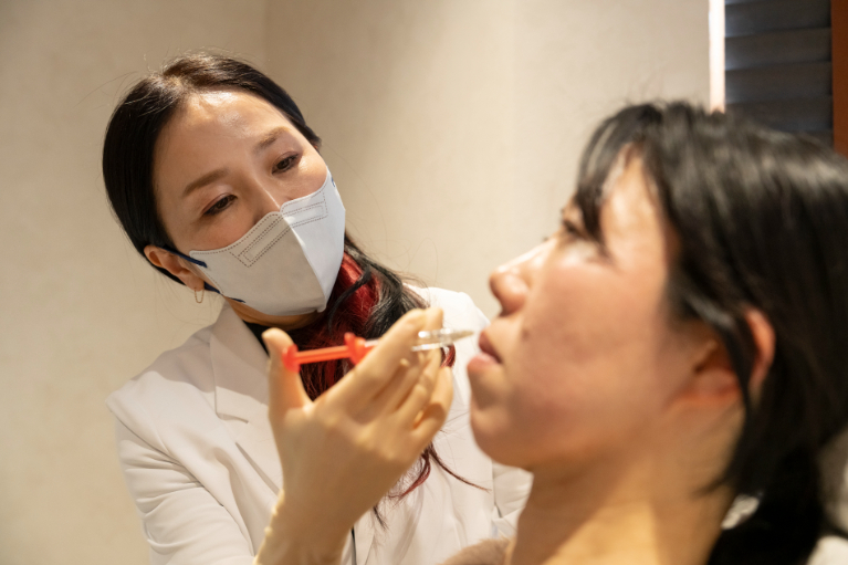 施術　サブシジョン